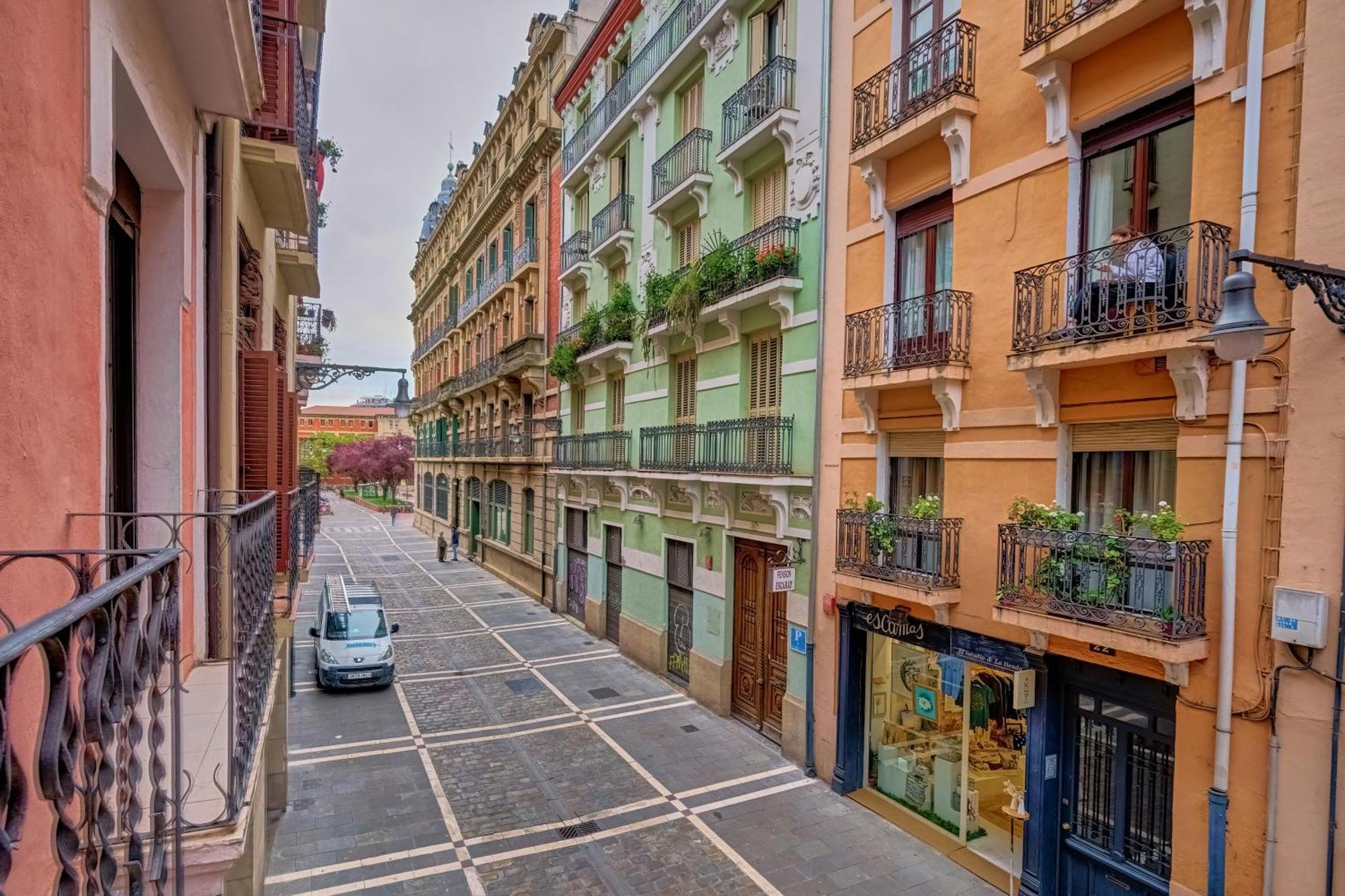 Centro Historico Exterior, Calle Nueva Dos Balcones Pampeluna Zewnętrze zdjęcie